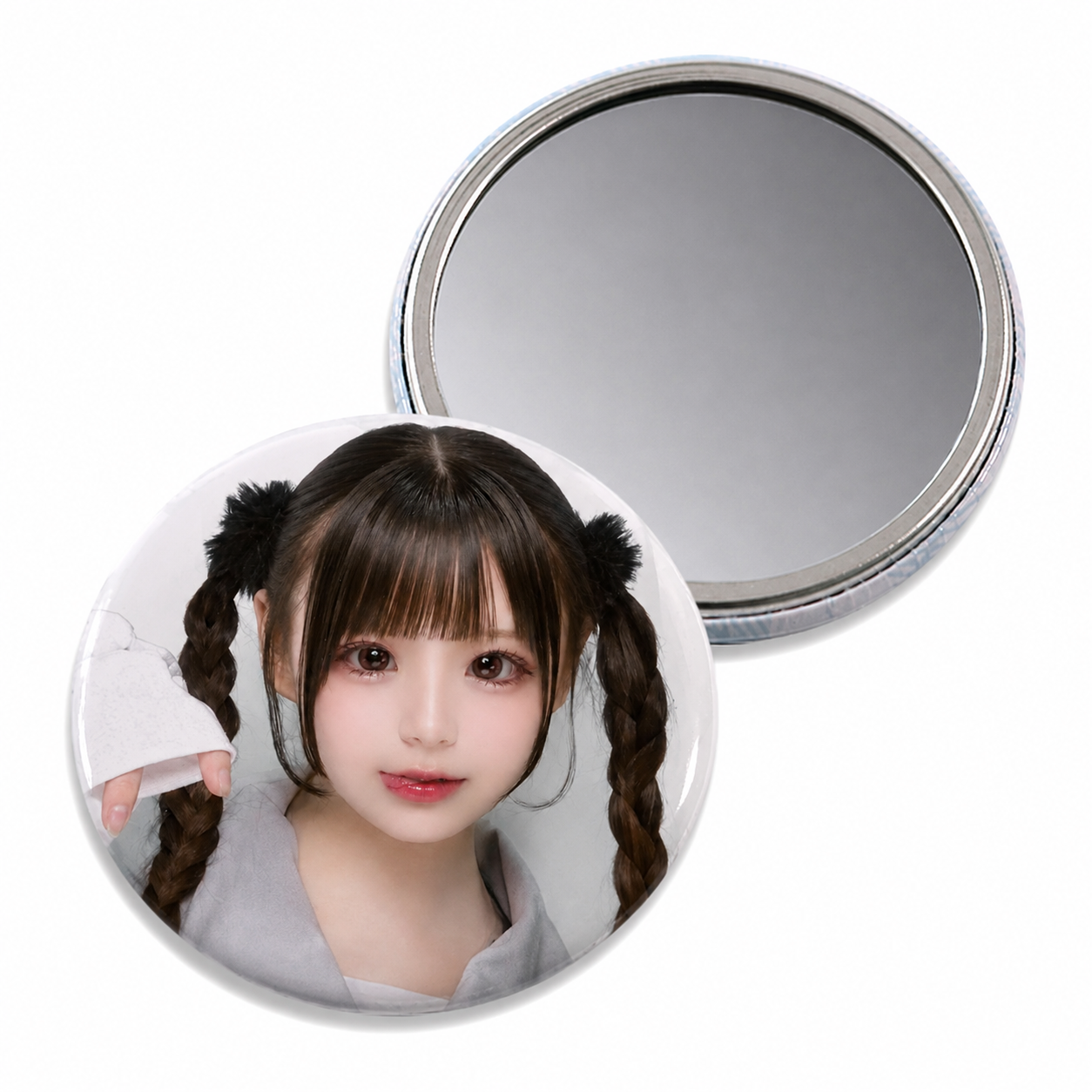 さなの写真が入ったオリジナル缶ミラー